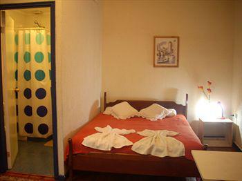 Hotel Reloj De Flores 3*